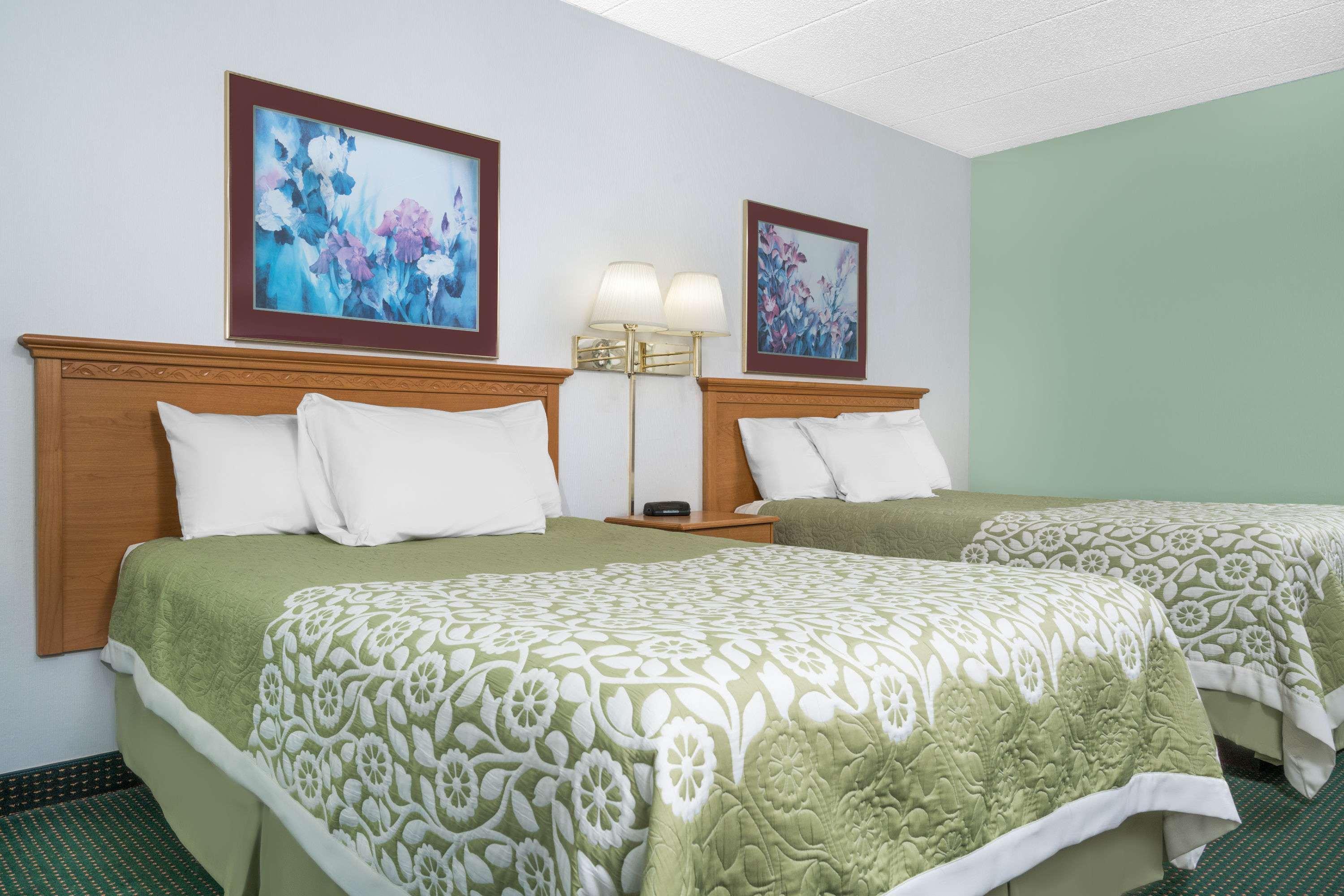 סיינט קלאוד Days Inn By Wyndham St Cloud מראה חיצוני תמונה