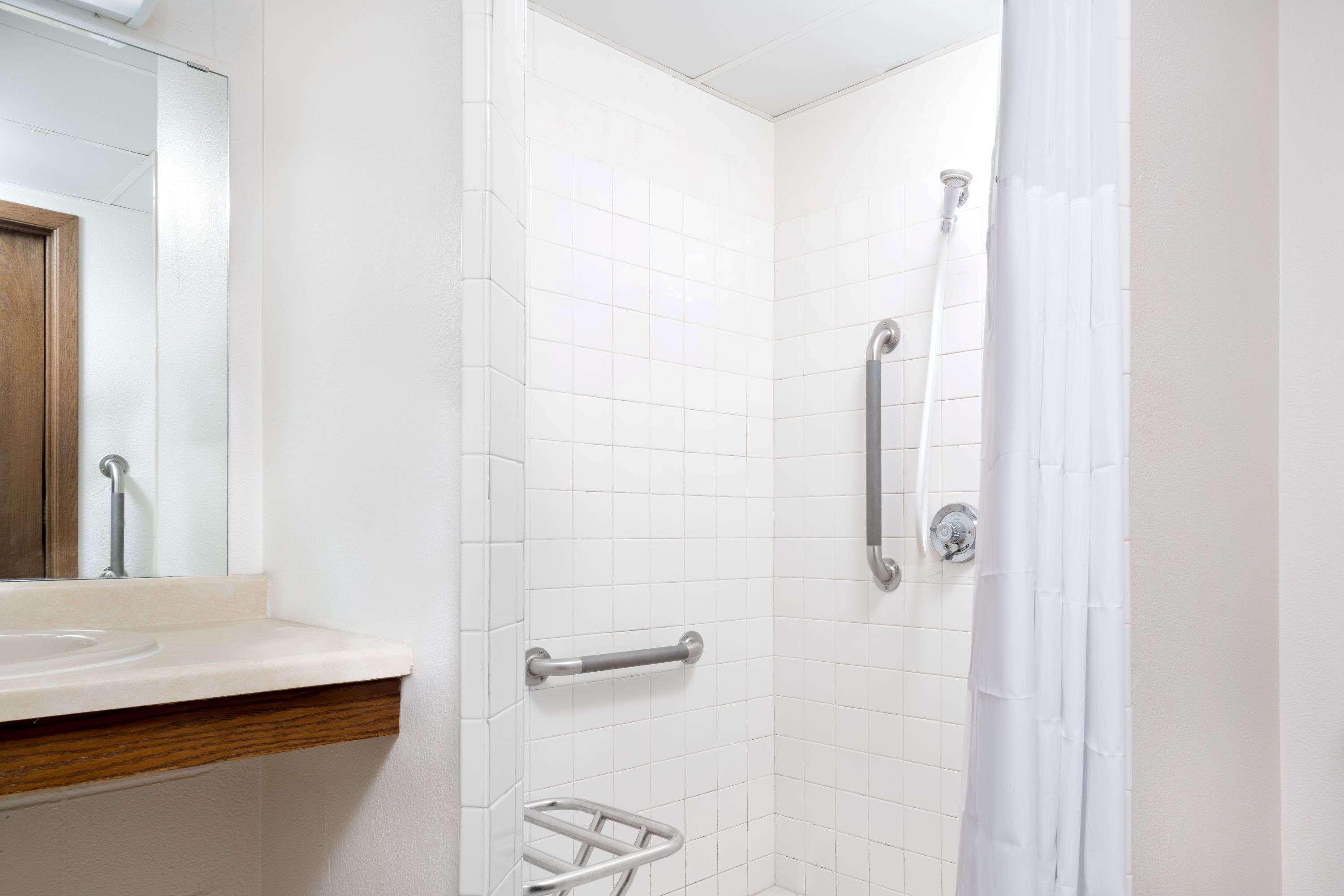 סיינט קלאוד Days Inn By Wyndham St Cloud מראה חיצוני תמונה